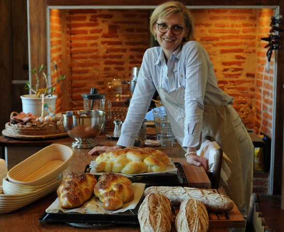 Façonnage-pain-brioche-chambres-hotes Façonnage-pain-brioche-chambres-hotes