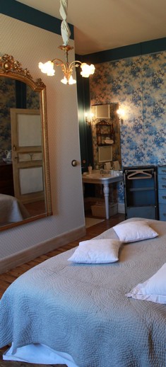 blue room bed and breakfast in Albi