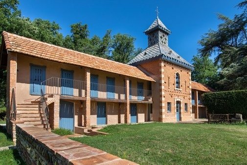 Domaine du Buc – Gite du pigeonnier coté jardin-6