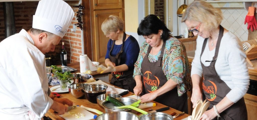 cours de cuisine gastronomique dans un chateau de famille du sud ouest
