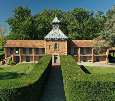 Domaine du Buc - Gîte du Pigeonnier vue façade gîte de charme