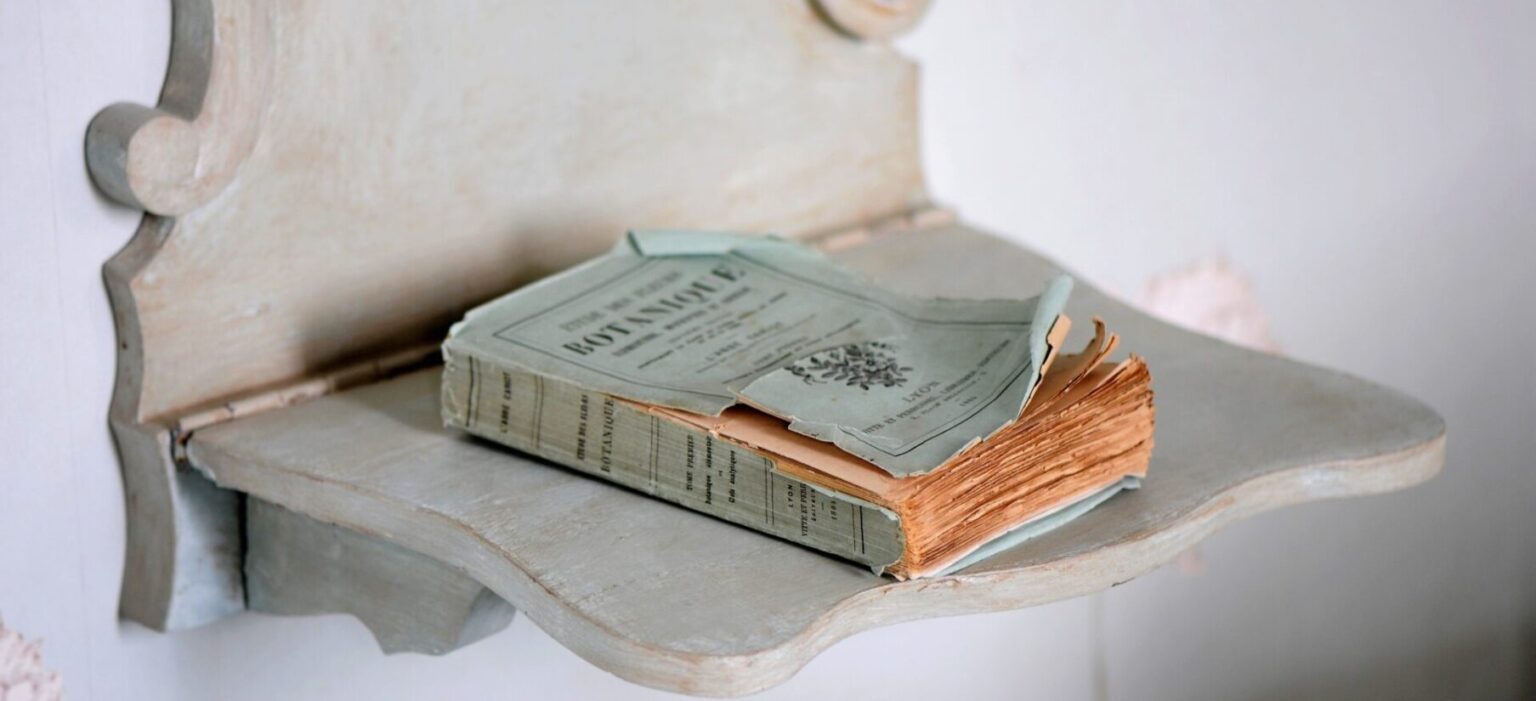 detail decoration chambres d hotes des demoiselles domaine du buc