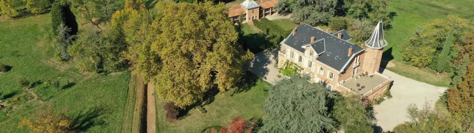 Ensemble-Domaine du Buc Parc et chateau