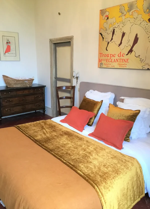 lit chambre d hotes Lautrec domaine du buc albi tarn