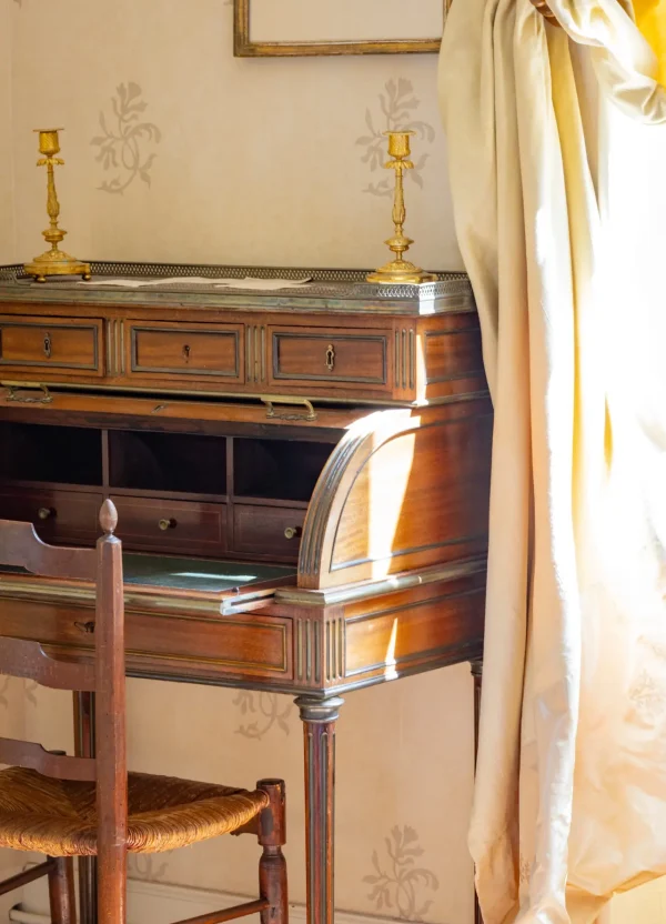 secrétaire chambre de madame chateau du buc